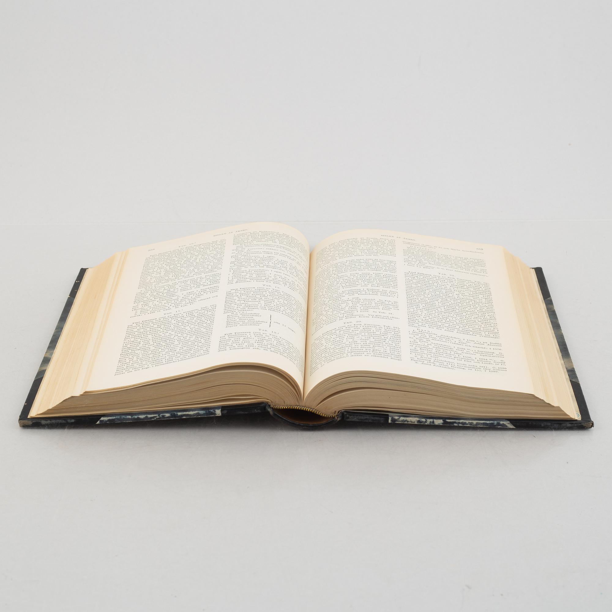 Nine volumes of Gustaf Elgenstierna's 'Den introducerade svenska adelns ättartavlor', 1925-1936.