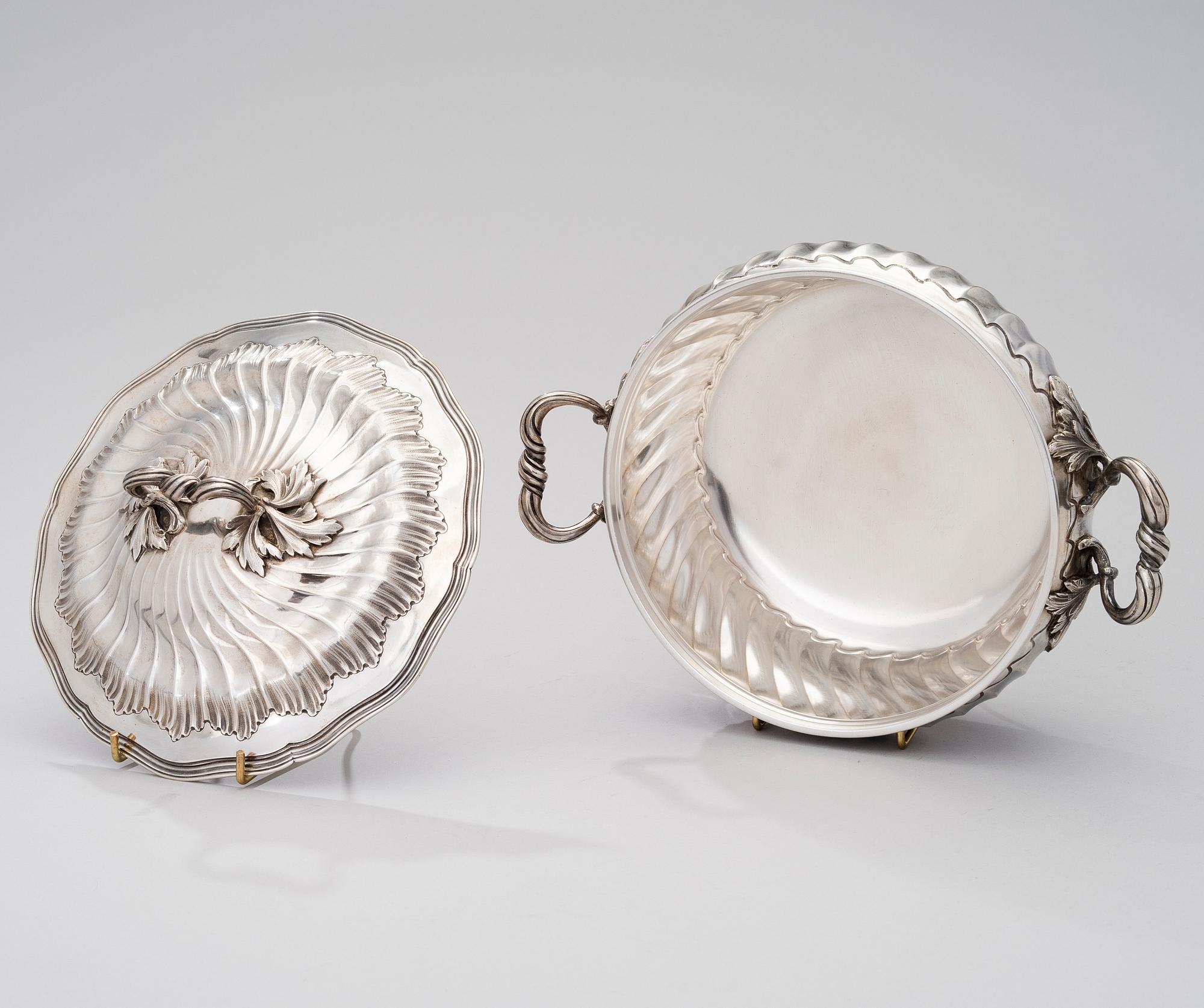 A TERRINE, silver, Flament & Champenois, France late 19th century, weight 1008 g.