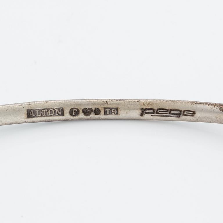 Alton, Pege (Karl-Erik Palmberg) cufflinks, rigid, silver with synthetic white stone.