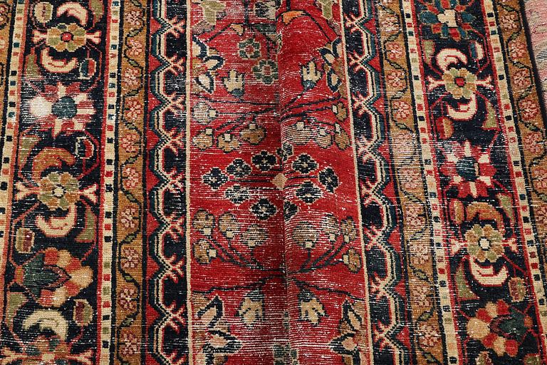 A carpet, Persian, Vintage Design, c. 309 x 216 cm.