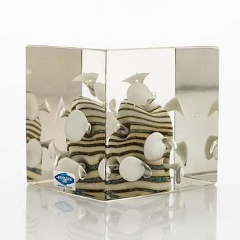 Oiva Toikka, årskub, signerad Oiva Toikka, Nuutajärvi 1981, numrerad 229/1000.