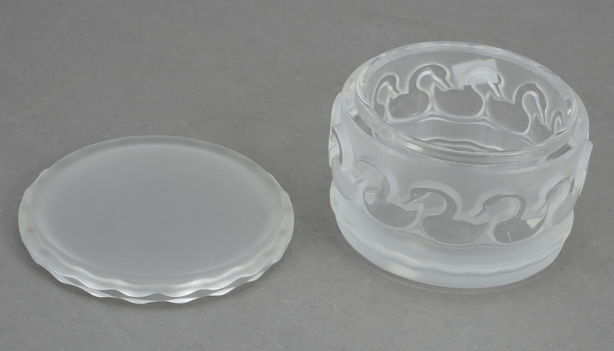 SKÅL MED LOCK, glas, Lalique, Frankrike, efter 1978.