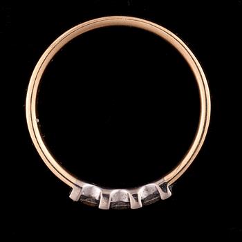 RING, 18K guld, briljantslipade diamanter. A. Tillander, 2009. Vikt ca 3,7 g.
