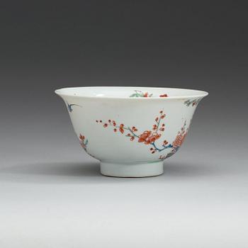 SKÅL, porslin. Qing dynastin, tidigt 1700-tal.