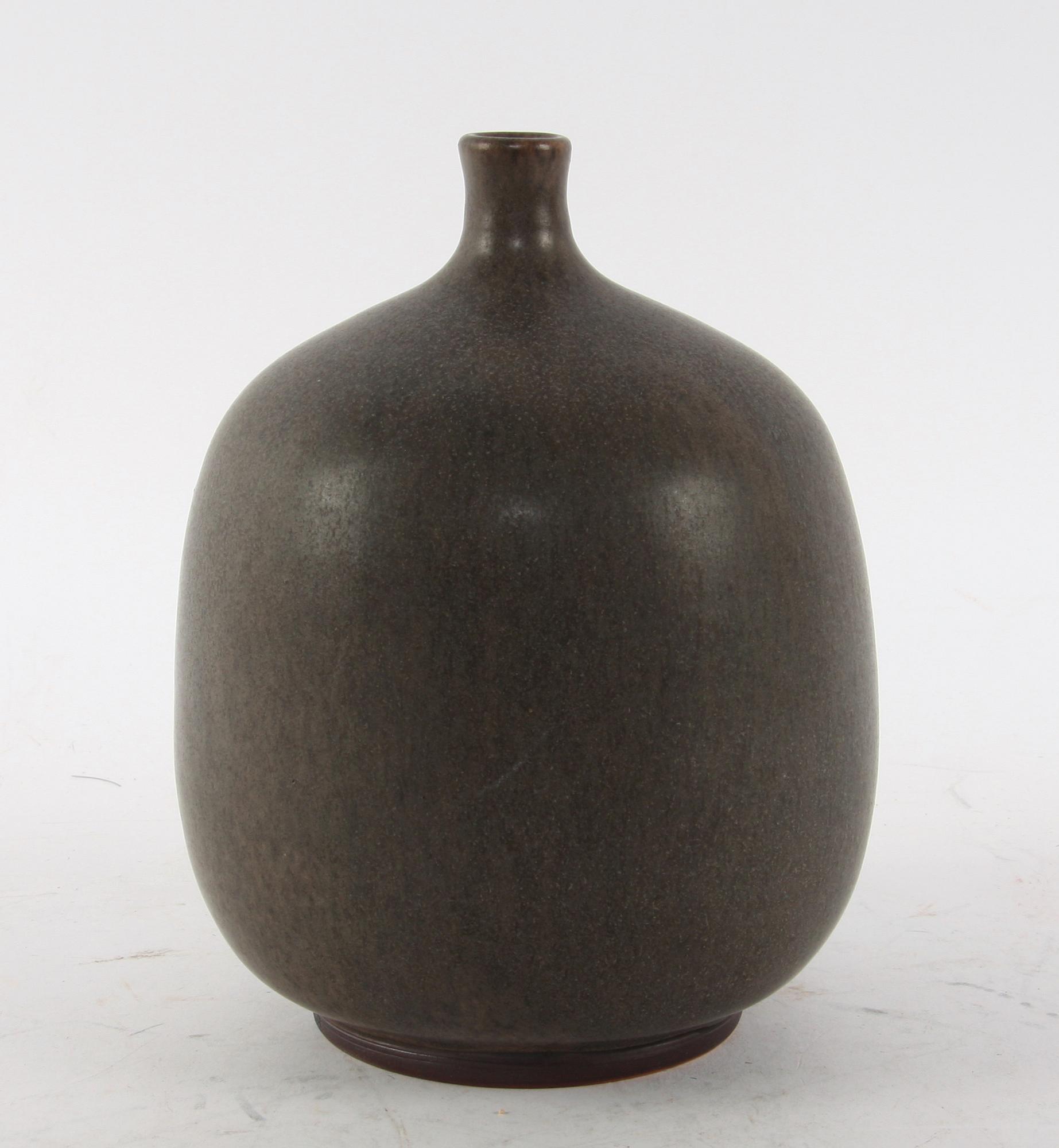 VAS, stengods, Åke Holm, Höganäs, sign P9.