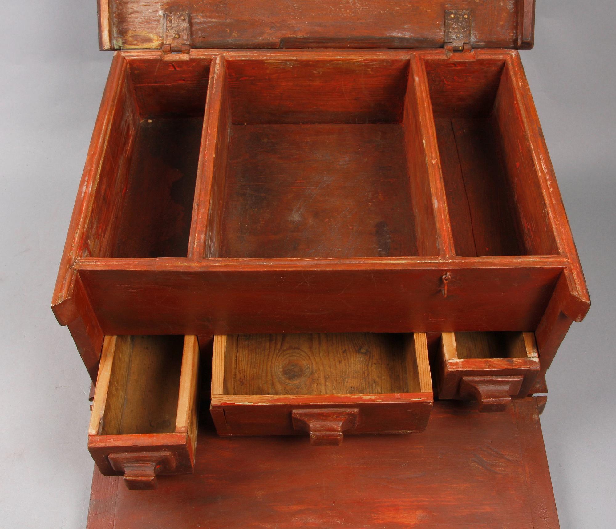 SMYCKE/SKRIVSKRIN. Allmoge, 1800-tal.