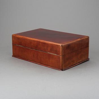 SPELSCHATULL MED OLIKA SPEL, sannolikt 1920-tal.