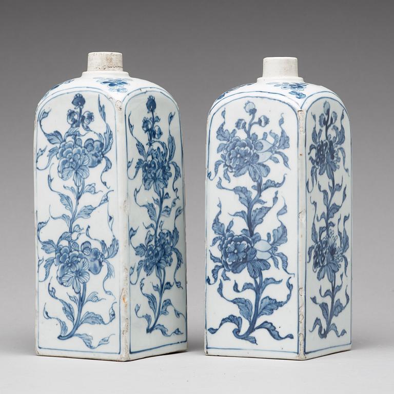 A pair of blue and white bottles, Ming dynasty, 17th Century.