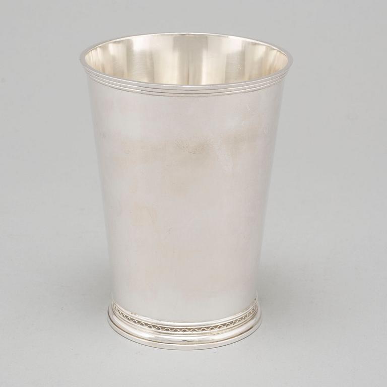 ERIC RÅSTRÖM, a silver vase from Råström & Carlman Silversmide Ab, Stockholm, 1943.