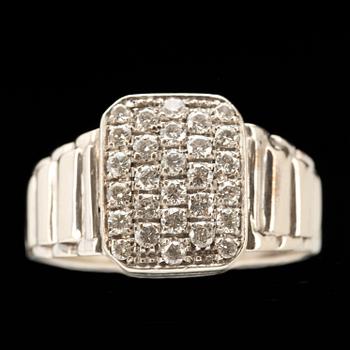 RING, 18k vitguld med briljantslipade diamanter ca 0,84ct. Vikt ca 8g.