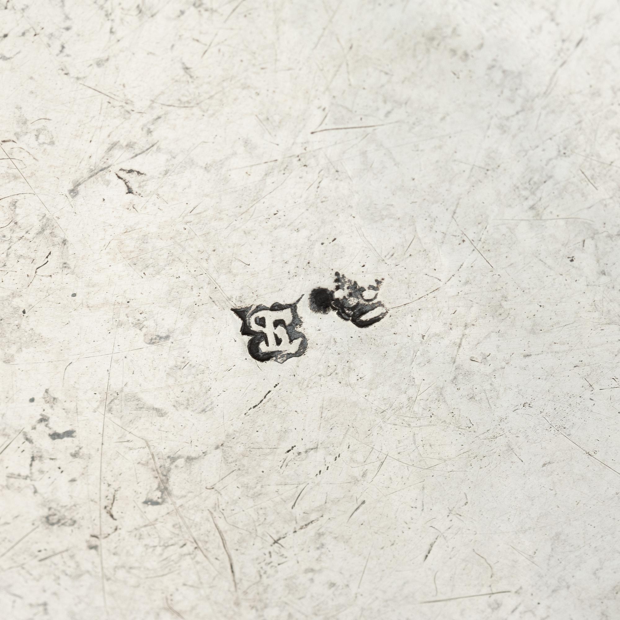 Erik Månsson Schmidt, dryckeskanna, delvis förgyllt silver, Stockholm (verksam 1675-1686). Barock.