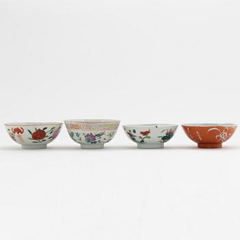 A group of twelve Chinese porcelain bowls, 20th Century.