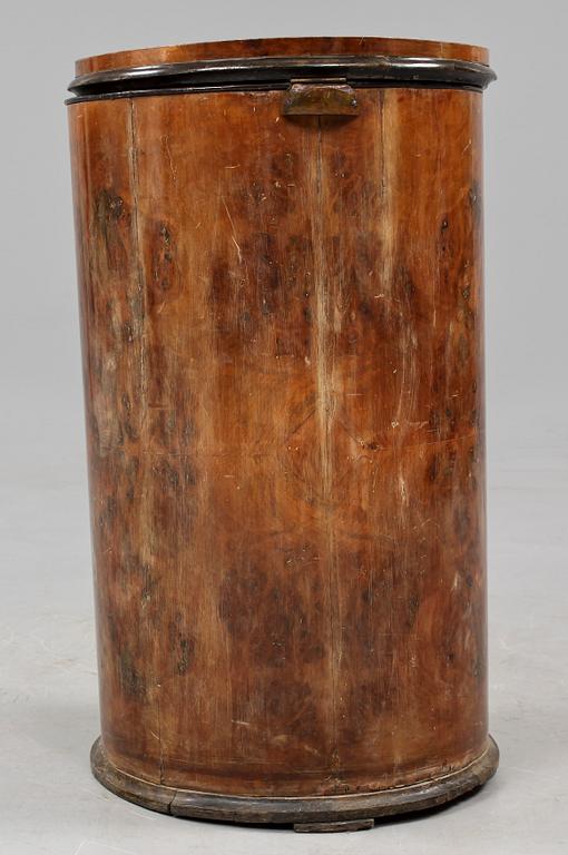 KOLONNSKÅP, 1800-tal.