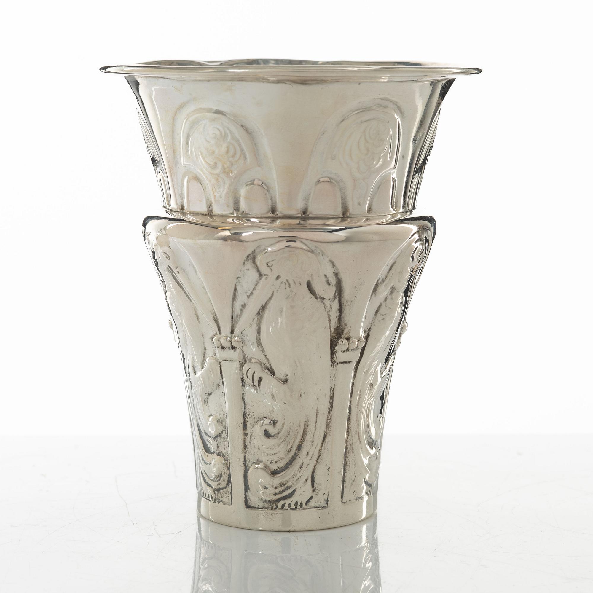 A Swedish silver Art Nouveau cup, mark of CA Sandberg, Helsingborg 1919.