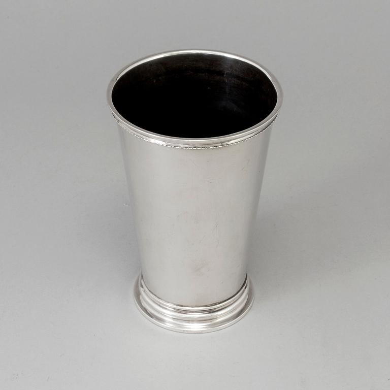 A silver vase by Bransch, Stockholm 1948. Weight ca 293 grams.