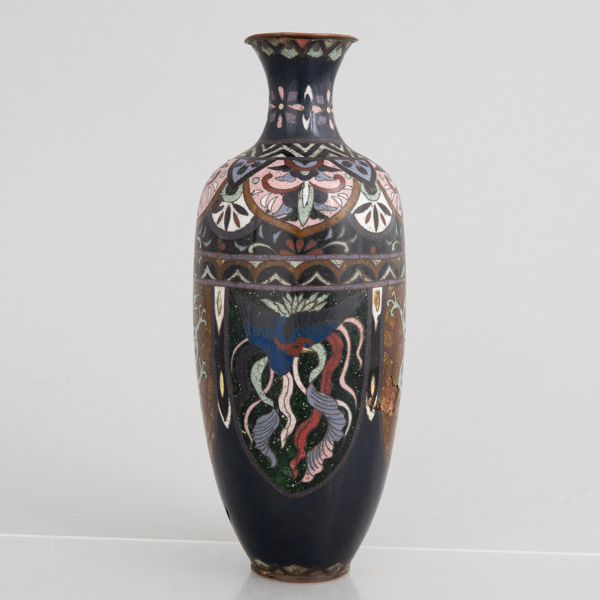 A Japanese cloisonné vase and a porcelain 'a thousand faces' satsuma dish, Meiji (1868-1912) and 20th century.