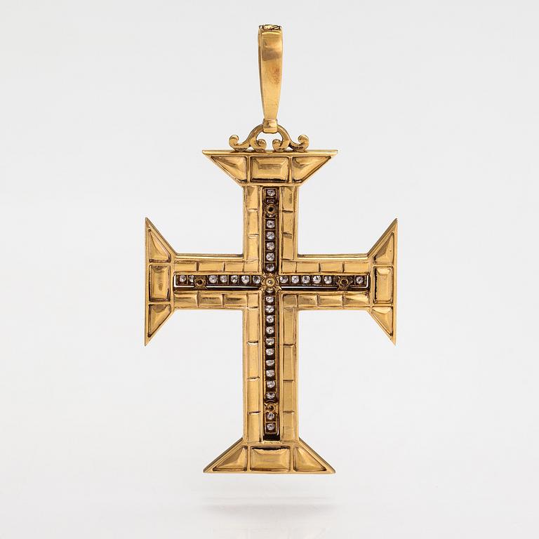 Kors, 'Order of Christ Portugal'.
18K guld, diamanter ca 1.00 ct och granater.