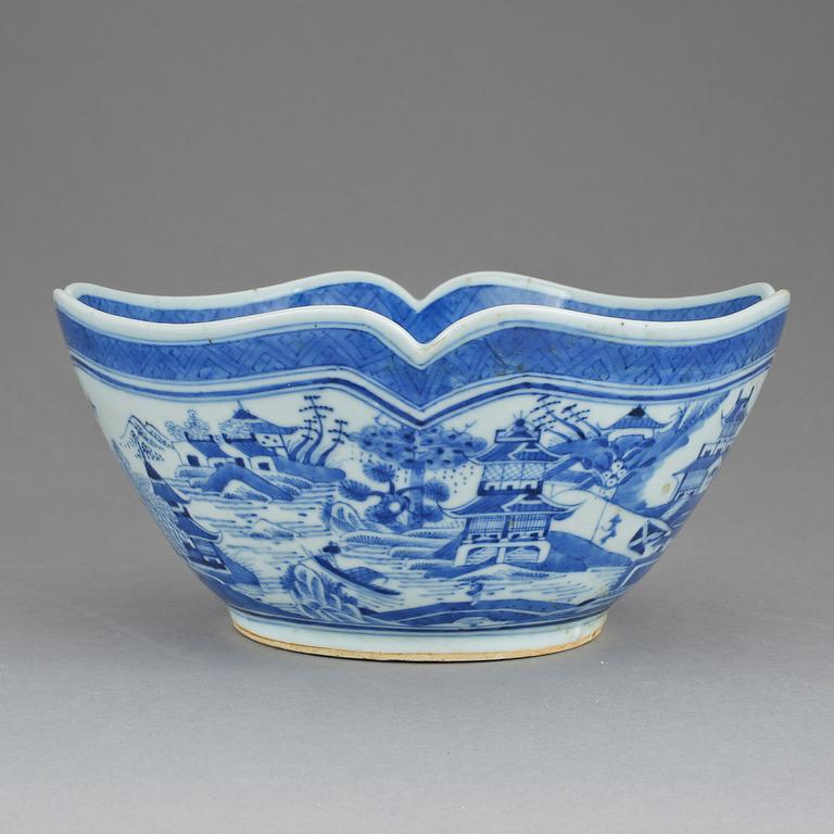 SKÅL, porslin, Jiaqing, 1800-tal.
