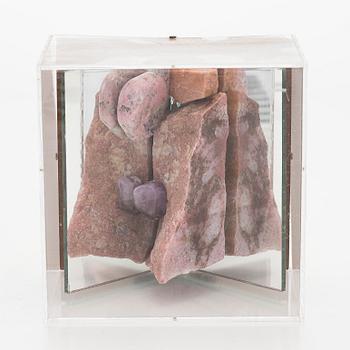 Francesca Mascitti-Lindh, installation "Camera Obscura". Signerad FML 2013.