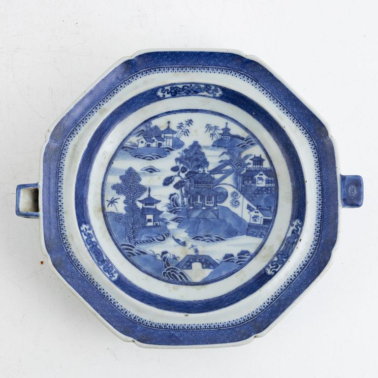 A pair of blue and white porcelain hot water plates, China, Qianlong (1736-95).