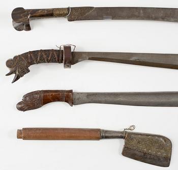 VAPEN, 4 st, orientaliska, 1800/1900-tal.