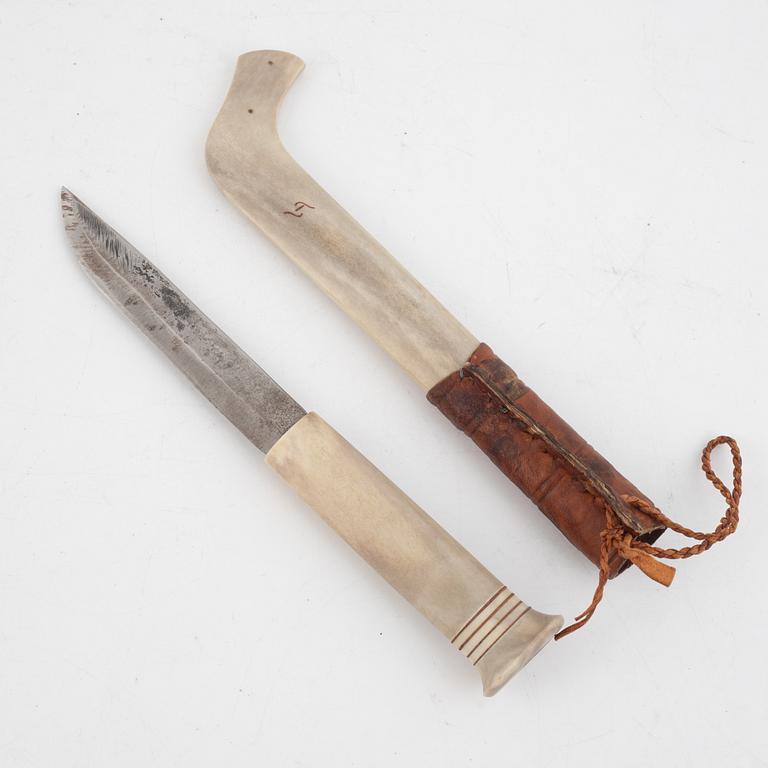 Thore Sunna, a signed reindeer horn knife.