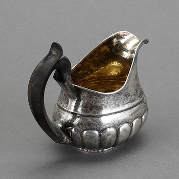 GRÄDDKANNA, silver, St Petersburg, senempire, 1800-talets första hälft/mitt. vikt 114 gram.