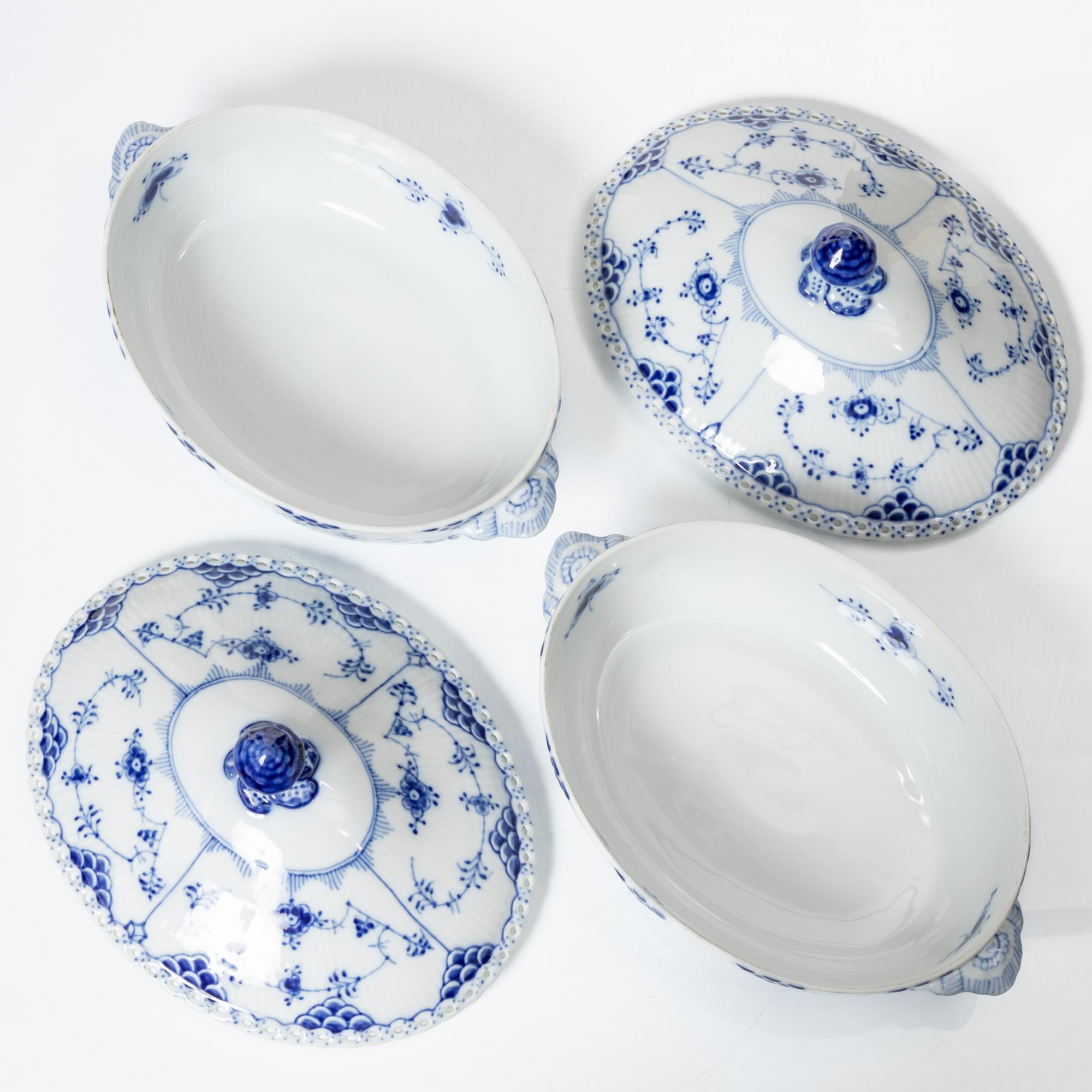 Royal Copenhagen, terriner med lock, ett par, "Musselmalet Helblonde", Danmark, 1979-83.