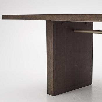 Antonio Citterio, a 'Simposio' dining table, Max Alto B&B Italia.