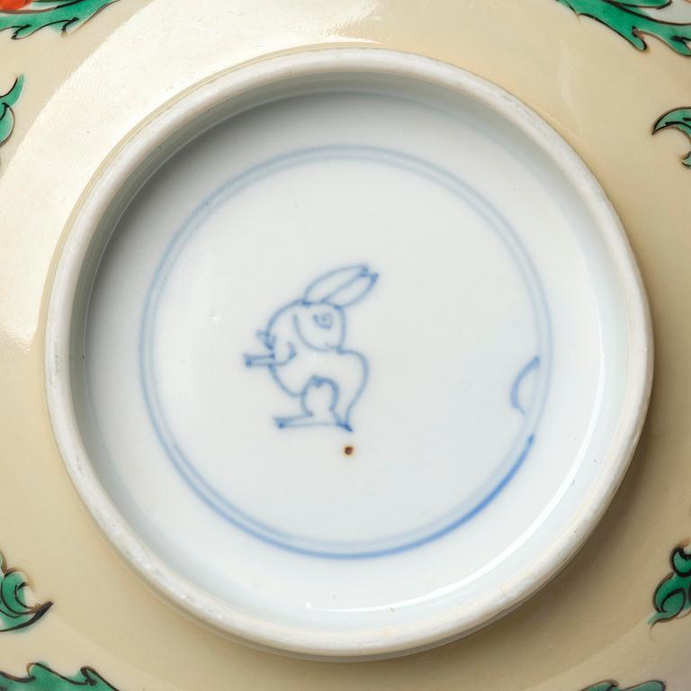 Skål samt fat, porslin. Qingdynastin, Kangxi (1662-1722).