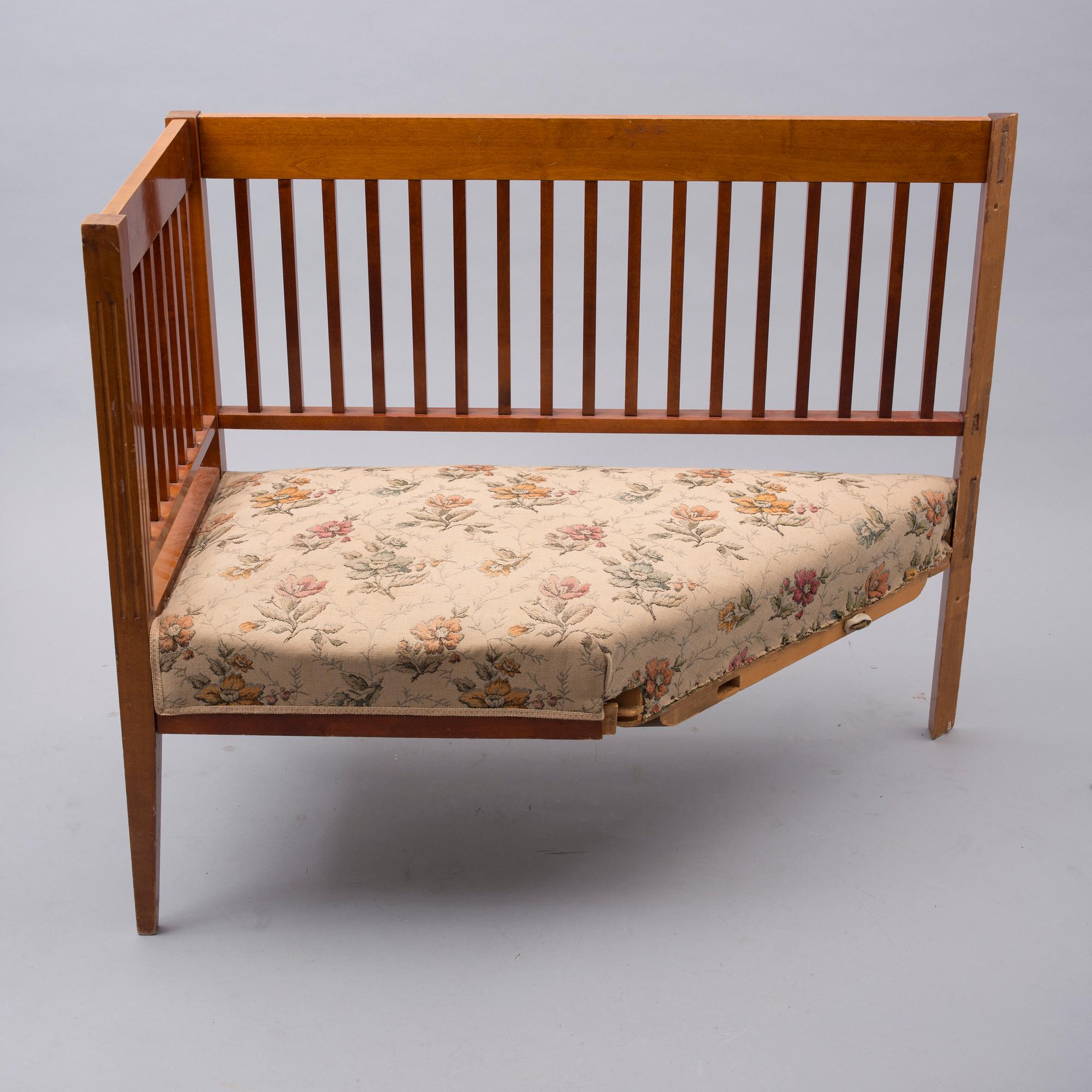 HÖRNSOFFA, 1900-talets första hälft.