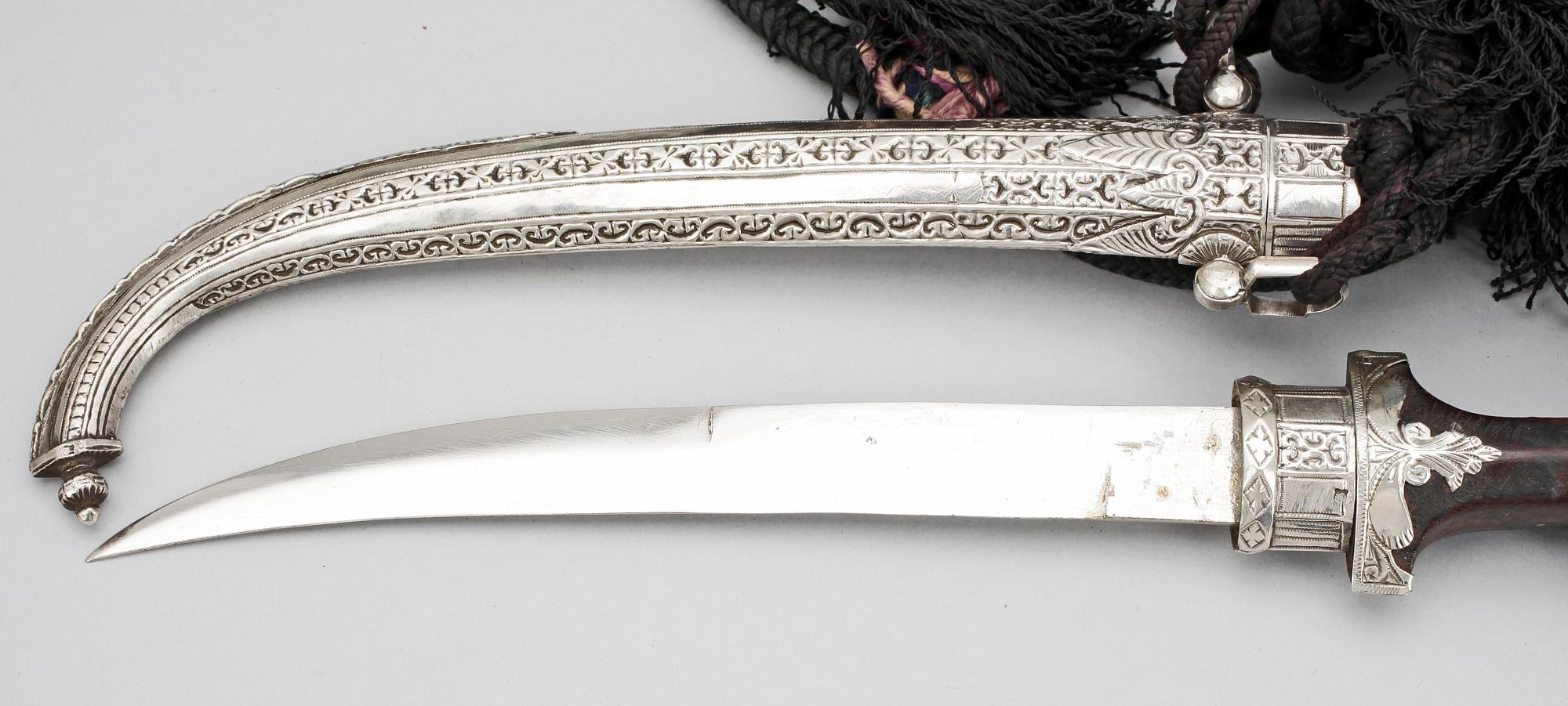 DOLK, orientalisk, silver och trä, 1900-tal.