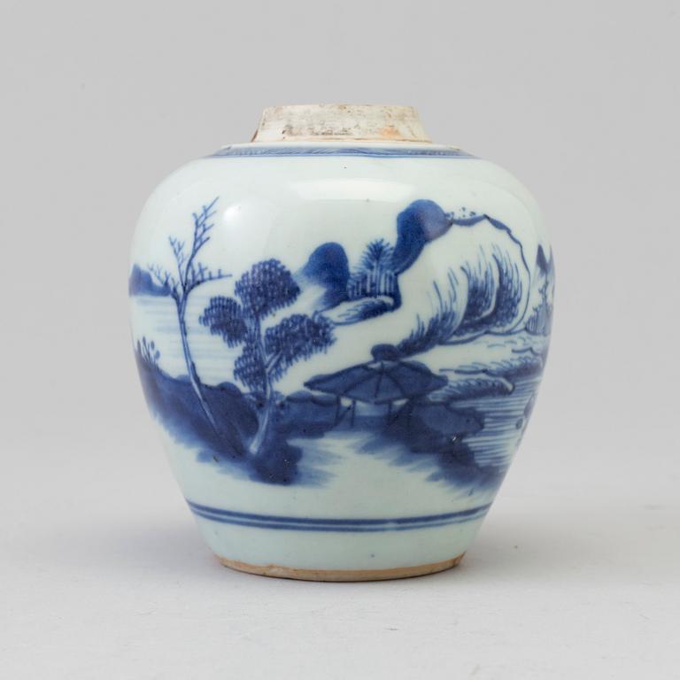 A blue and white miniture jar, Qing dynasty, 18th Century.