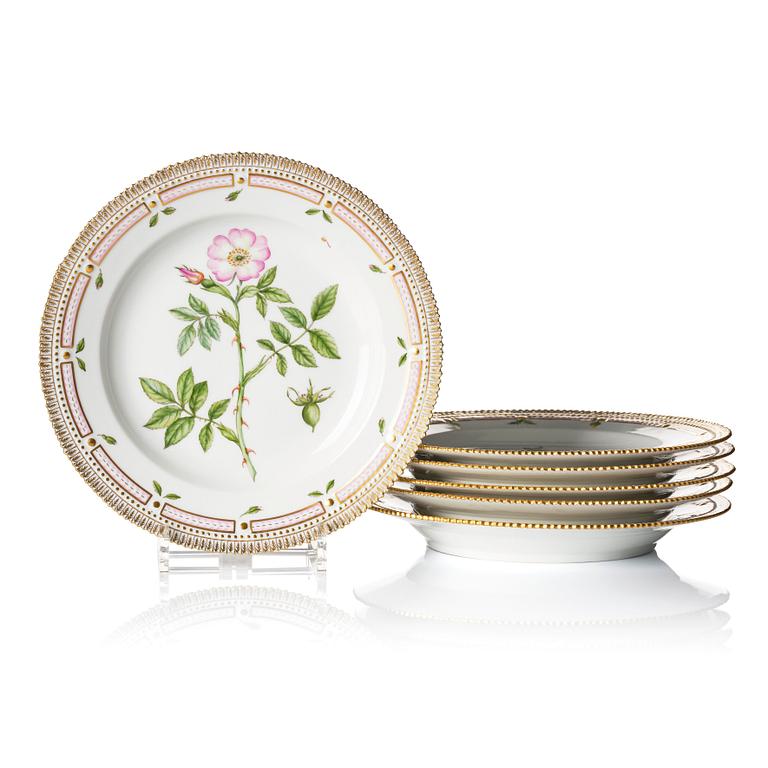 A set of six Royal Copenhagen 'Flora Danica' plates, Denmark, 20th century.