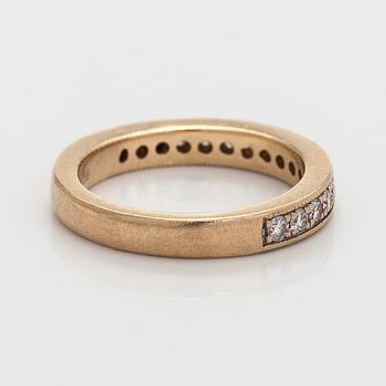Sormus, briljanttihioitettuja timantteja, 14K kultaa.