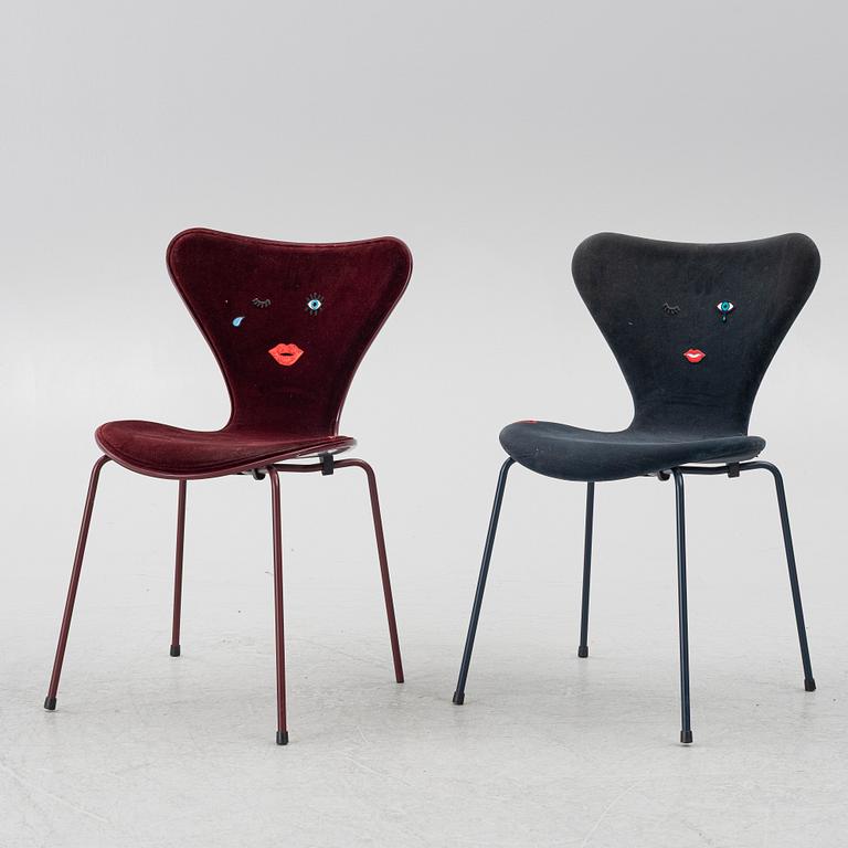 Arne Jacobsen, a pair of 'Sjuan' chairs, special edition Lala Berlin, Republic of Fritz Hansen, 2017.