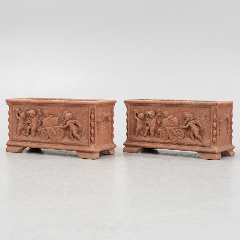 A pair of terracotta garden pots, 20th/21st Century.