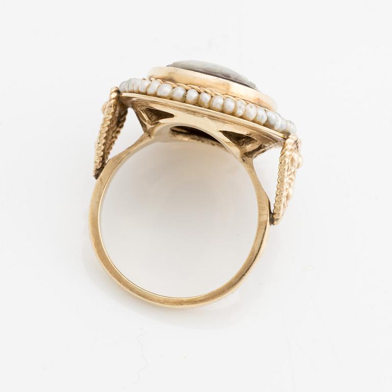 Ring, gold with mother-of-pearl cameo and seed pearls.