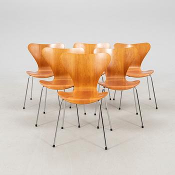 Arne Jacobsen, stolar 6 st "Sjuan" för Fritz Hansen 1999.