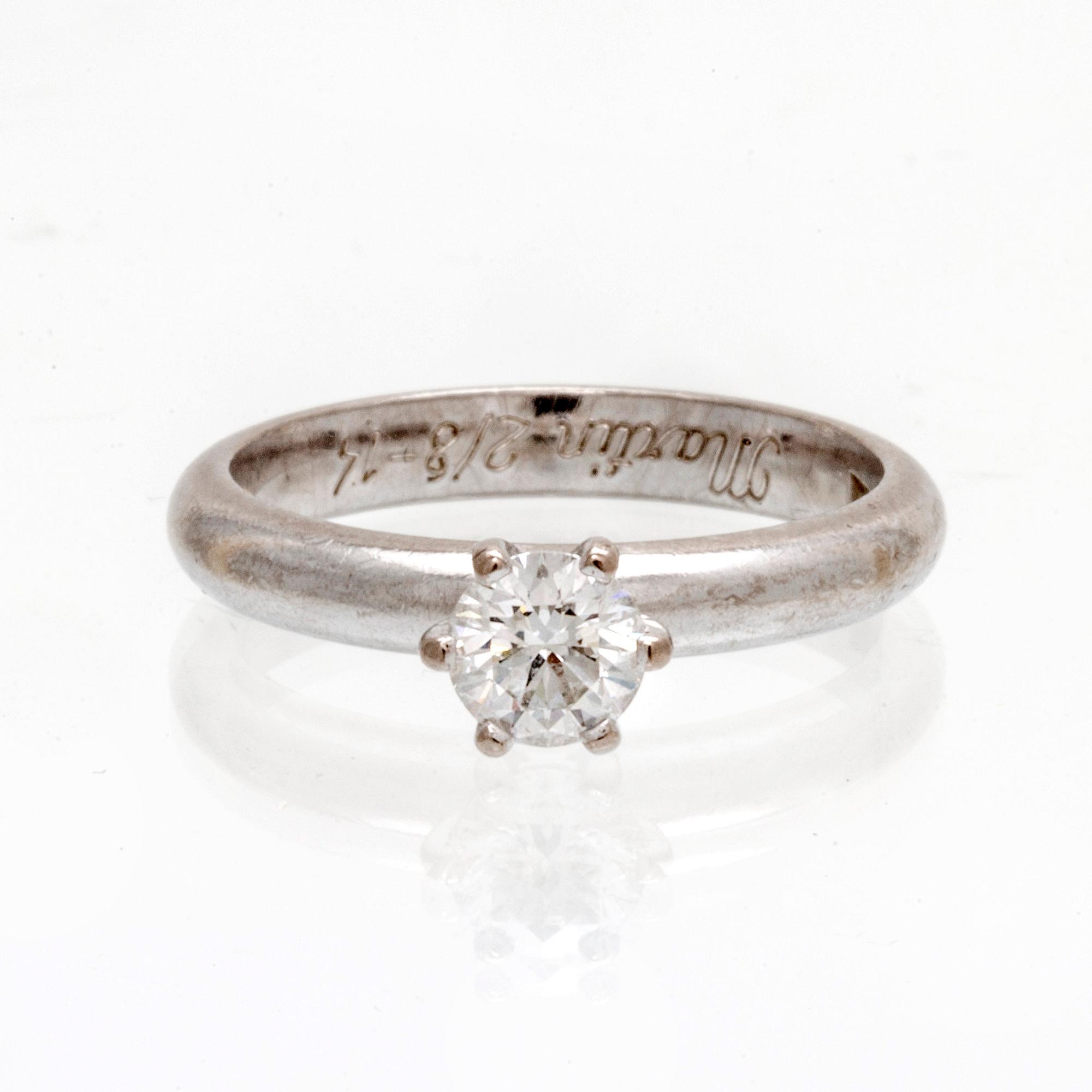 Ring solitär 18K vitguld och briljantslipad diamant, Kaplans, GIA dossier medföljer.