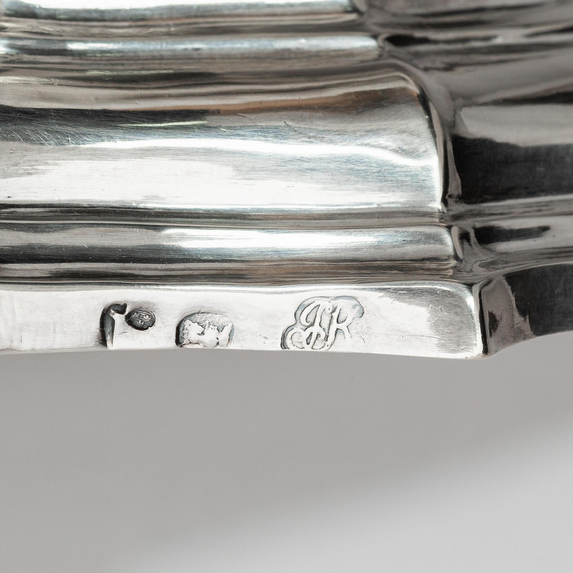 Jonas Thomasson Ronander, ljusstakar, ett par, silver, Stockholm 1754. Senbarock.