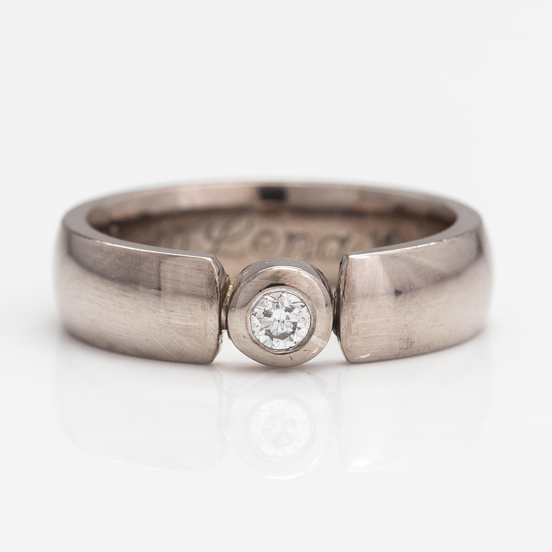 Ring, 18K vitguld, diamant ca 0.10 ct. Gunnar Berg Silver, Malmö.