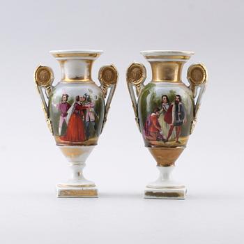 VASER, 1 par, porslin, empire, 1800-talets första hälft.