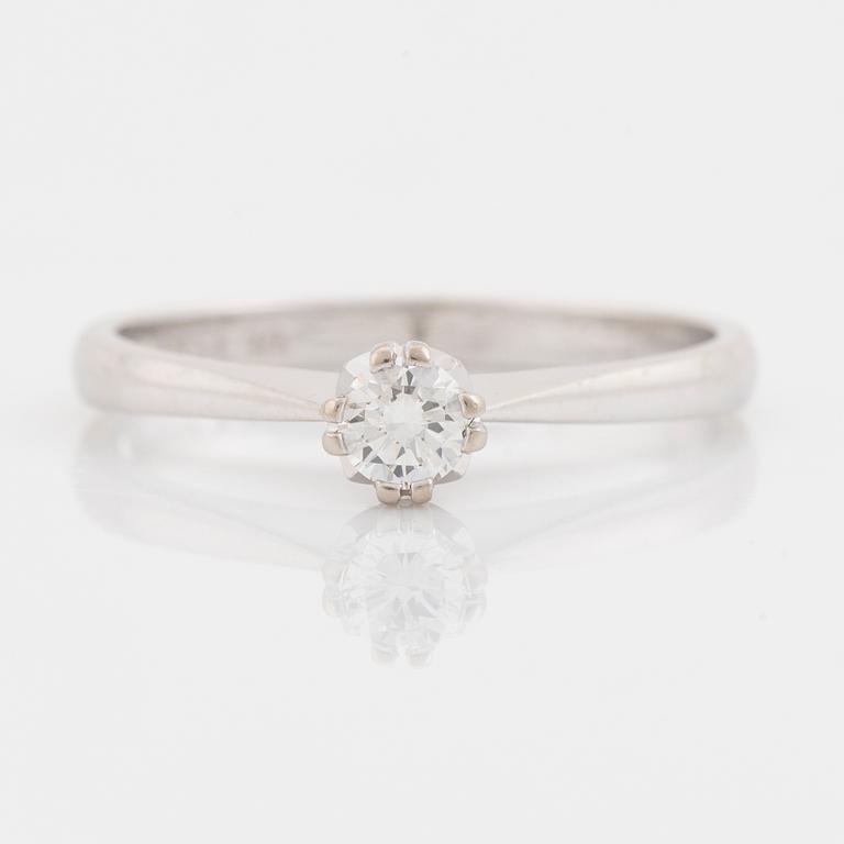 Brilliant cut diamond ring.