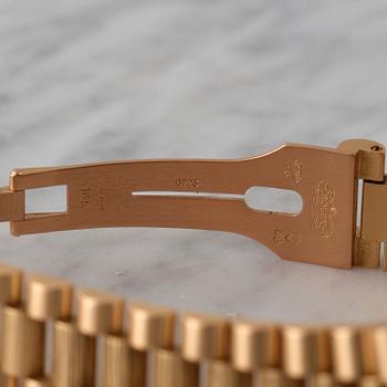 ROLEX, Oyster Perpetual, Day-Date, Chronometer, Bark-Finish, "String dial with Baguettes", armbandsur, 36 mm,