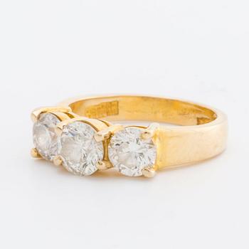 DIAMANT RING 18K guld m 3 briljanter totalt ca 1,5 ct, ca H-I I1.