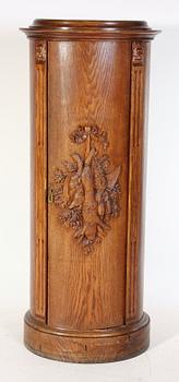 KOLONNSKÅP. 1900-talets början.