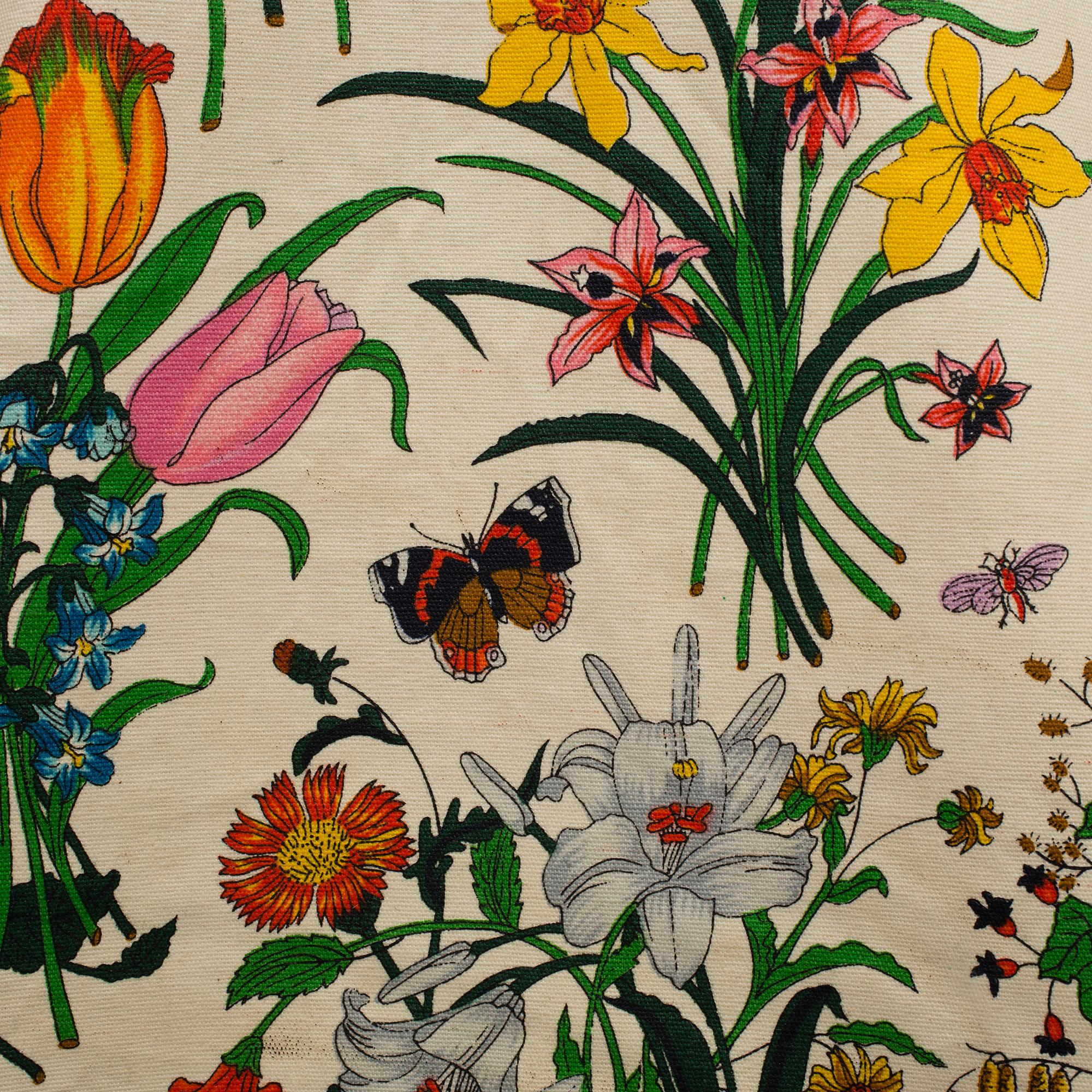 GUCCI, a 'Flora' garment bag.