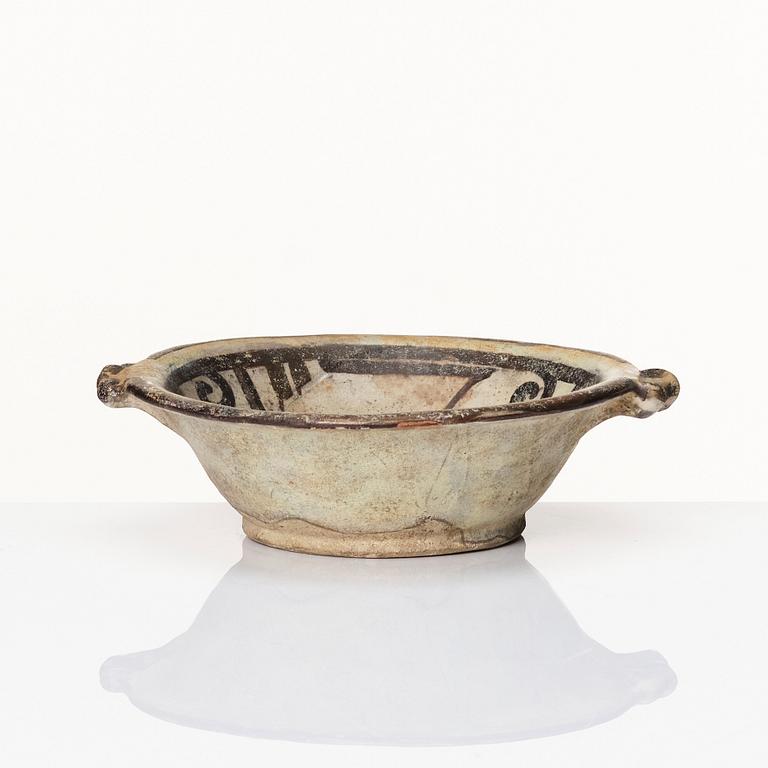 An east Persian pottery bowl, 10th to the 11th century.