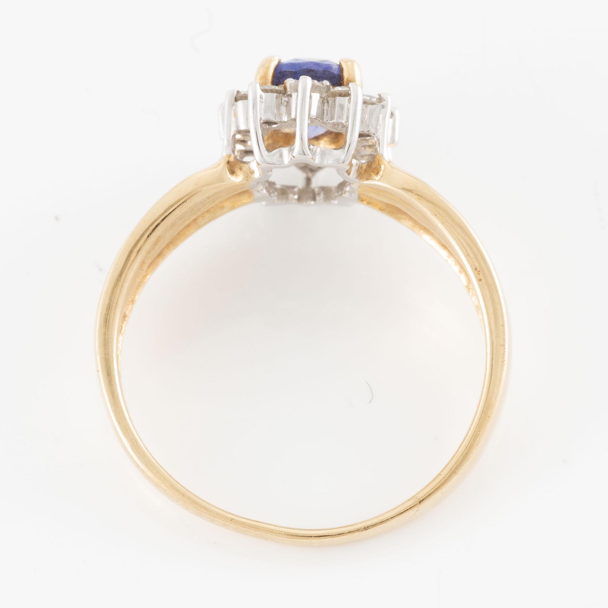 Ring, 14K gold with tanzanite and brilliant-cut diamonds.